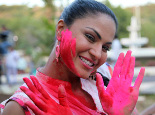 Children Playing Holi Pics